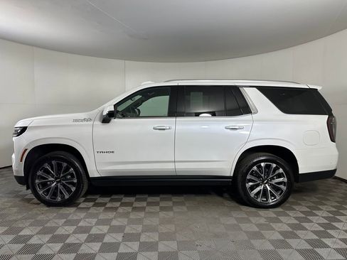 Used 2025 Chevrolet Tahoe High Country image 2