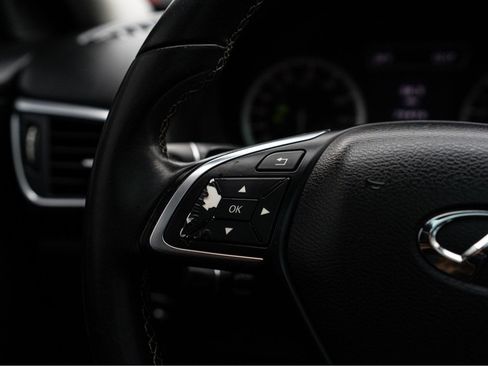 Used 2019 INFINITI QX30 AWD image 13