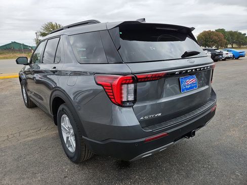 New 2026 Ford Explorer Active w/ Active Comfort Package image 9
