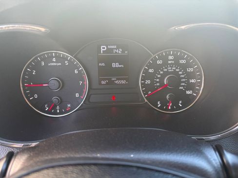 Used 2017 Kia Forte LX FWD image 7