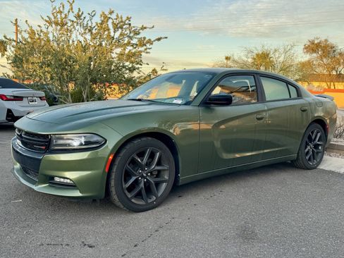 Used 2019 Dodge Charger SXT image 7