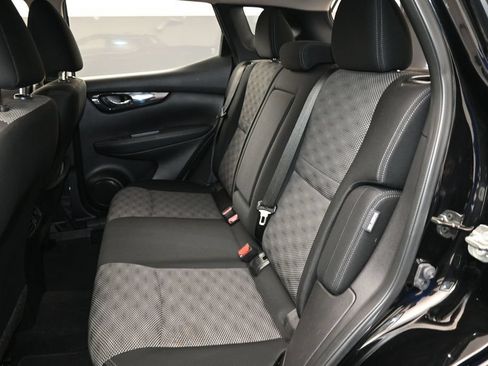 Used 2020 Nissan Rogue Sport SV FWD image 15