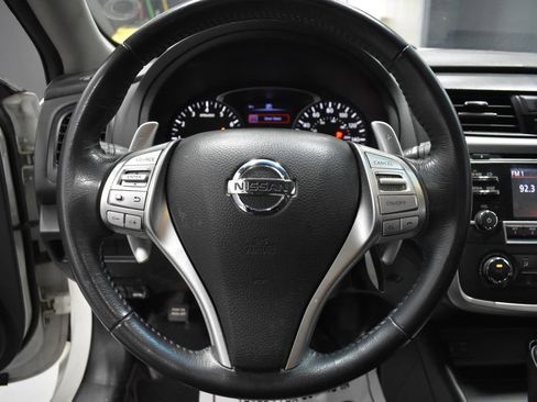 Used 2017 Nissan Altima 2.5 SR w/ Midnight Edition Package FWD image 21