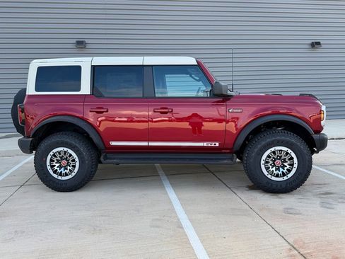 New 2026 Ford Bronco Outer Banks w/ Sasquatch Package AWD/4WD image 2