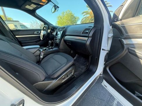 Used 2018 Ford Explorer XLT w/ Equipment Group 201A FWD image 10