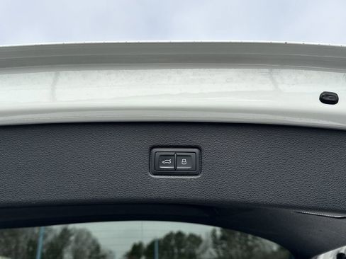 Used 2025 Audi Q7 3.0T Premium Plus image 26