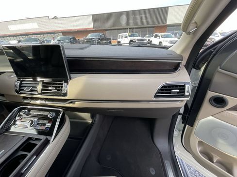 Used 2024 Lincoln Navigator L Reserve AWD/4WD image 30
