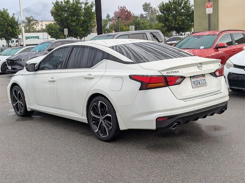 Used 2023 Nissan Altima 2.5 SR w/ SR Premium Package image 4