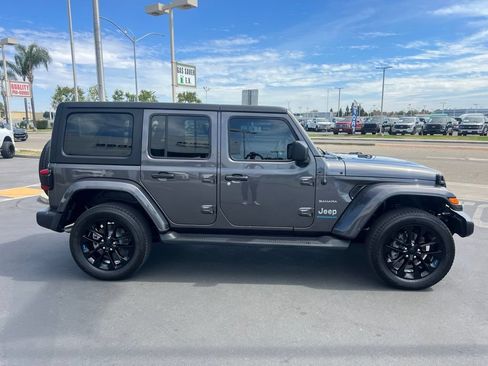 Used 2023 Jeep Wrangler Unlimited Sahara w/ Cold Weather Group AWD/4WD image 13