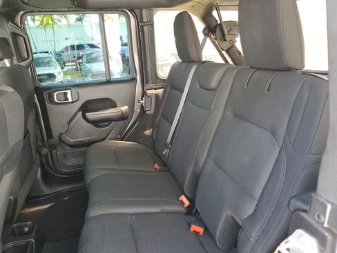 Used 2019 Jeep Wrangler Unlimited Sport S image 12