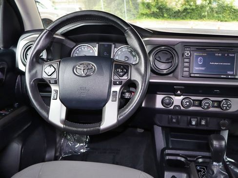 Used 2019 Toyota Tacoma SR5 AWD/4WD image 24