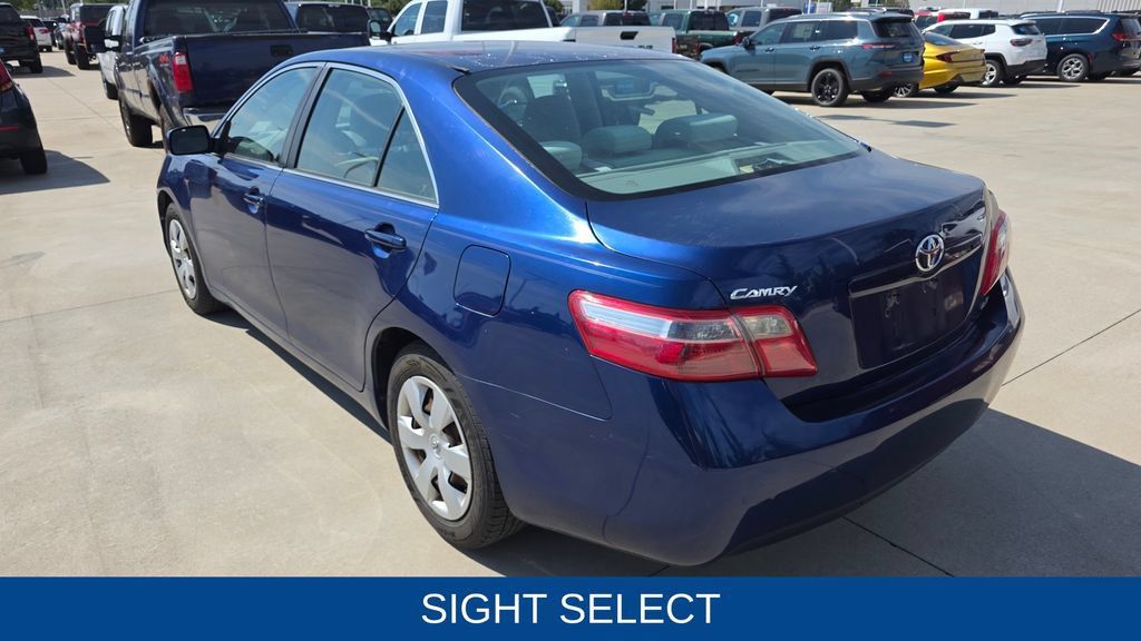 Used 2009 Toyota Camry LE FWD image 3