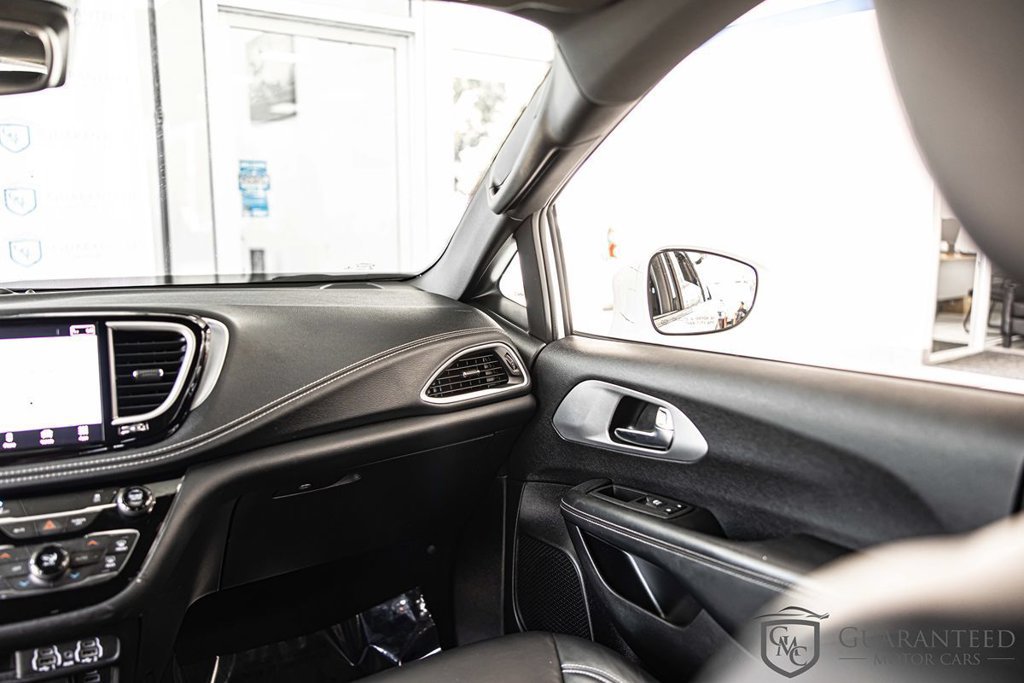 Used 2022 Chrysler Pacifica Touring-L w/ S Appearance Package FWD image 37