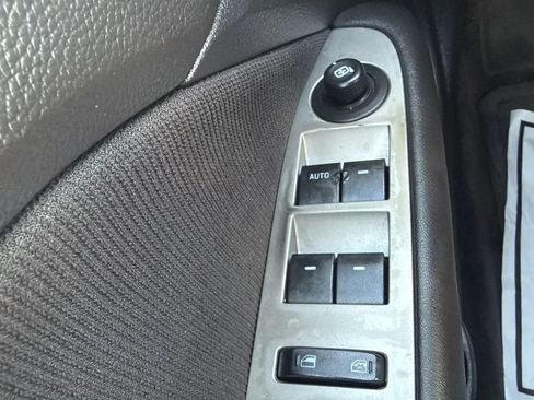 Used 2010 Ford Fusion Hybrid FWD image 33