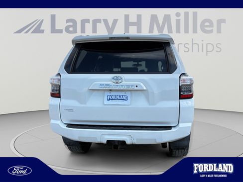 Used 2018 Toyota 4Runner SR5 Premium AWD/4WD image 4