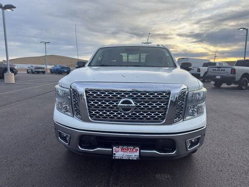 Used 2017 Nissan Titan SV image 2