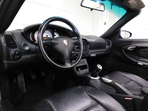 Used 2004 Porsche 911 Carrera RWD image 43