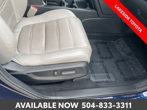 Used 2018 Honda CR-V Touring image 16