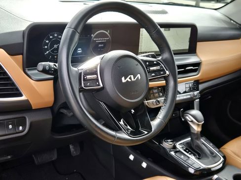 Used 2024 Kia Seltos EX image 19