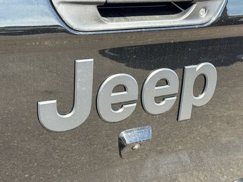 New 2026 Jeep Gladiator Sport AWD/4WD image 12