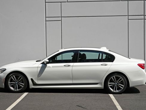 Used 2019 BMW 740i RWD image 51