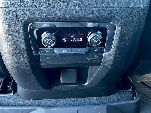 New 2026 Chevrolet Suburban Premier image 17