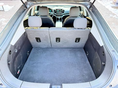 Used 2017 Chevrolet Volt LT w/ Comfort Package image 33