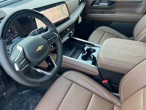 New 2026 Chevrolet Suburban High Country image 7