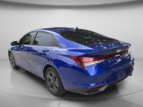 Used 2023 Hyundai Elantra SEL FWD image 7