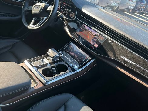 Used 2021 Audi Q8 Premium Plus w/ Premium Plus Package AWD/4WD image 14