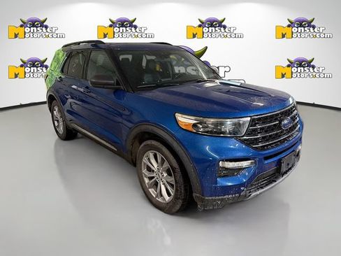 Used 2020 Ford Explorer XLT w/ Equipment Group 202A AWD/4WD image 3