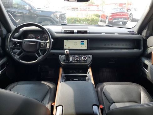 Used 2023 Land Rover Defender 110 X-Dynamic SE image 11