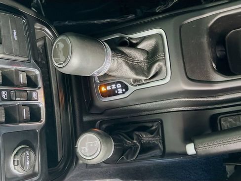Used 2022 Jeep Wrangler Unlimited Sahara AWD/4WD image 25