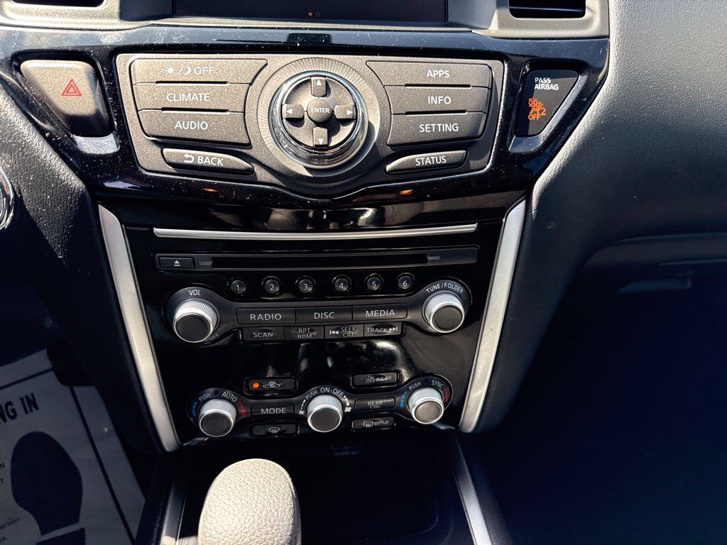 Used 2020 Nissan Pathfinder S AWD/4WD image 17