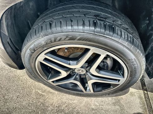 Used 2014 Mercedes-Benz GL 550 4MATIC image 5