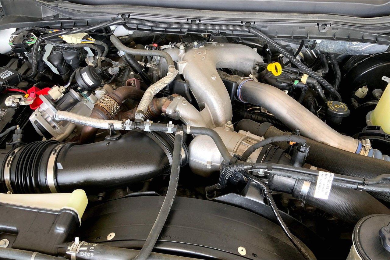 Used 2024 Ford F250 Lariat w/ Lariat Ultimate Package AWD/4WD image 32