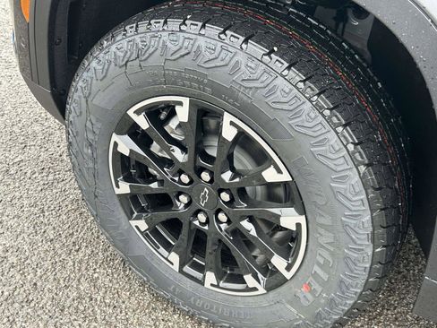 New 2026 Chevrolet Traverse Z71 w/ Enhanced Driving Package image 9