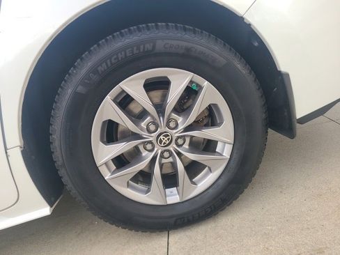 Used 2023 Toyota Sienna XLE image 11