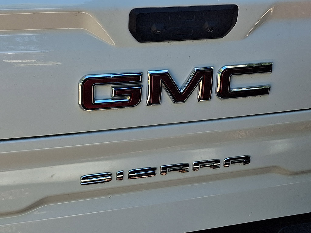 Used 2025 GMC Sierra 1500 AT4 w/ AT4 Premium Package AWD/4WD image 8