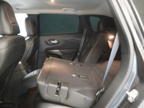 Used 2022 Jeep Cherokee Latitude Lux image 25