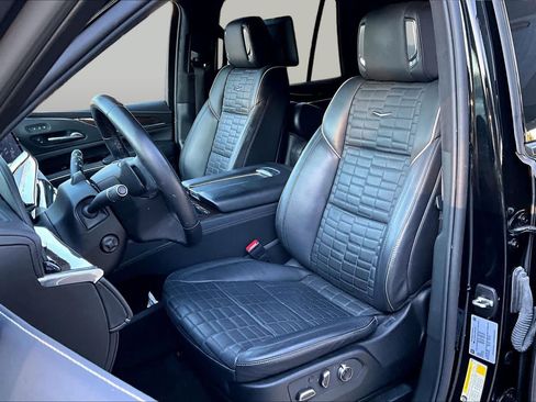 Used 2024 Cadillac Escalade Sport Platinum w/ LPO, ONYX Package AWD/4WD image 8