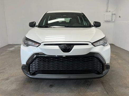 Used 2024 Toyota Corolla Cross AWD Hybrid image 2