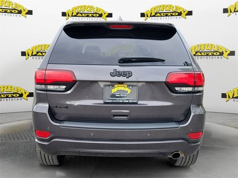 Used 2021 Jeep Grand Cherokee Laredo X image 3