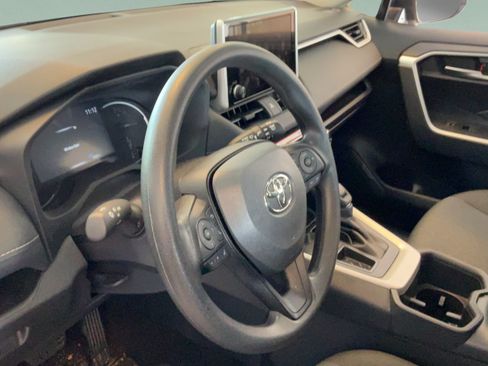 Certified 2025 Toyota RAV4 XLE FWD image 11
