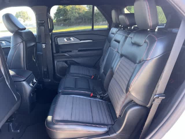 Used 2025 Ford Explorer ST-Line w/ Premium Package RWD image 14