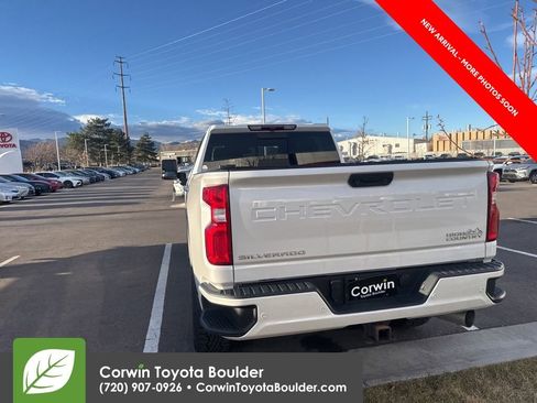 Used 2022 Chevrolet Silverado 2500 High Country w/ Safety Package II image 6