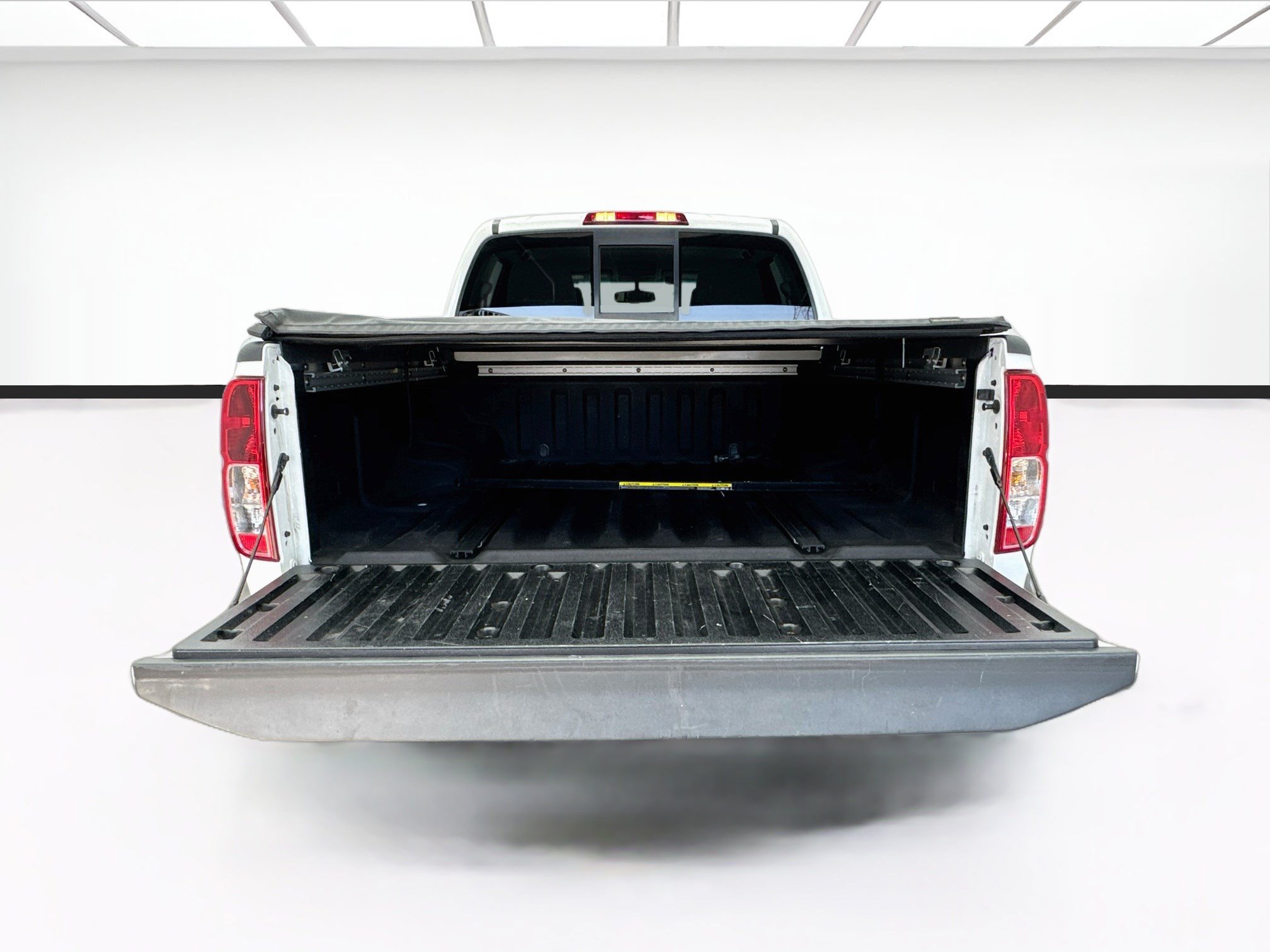 Used 2018 Nissan Frontier SV w/ Value Truck Package RWD image 16