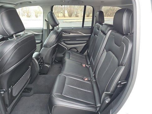 Used 2022 Jeep Grand Cherokee Limited 4xe w/ Luxury Tech Group II image 19