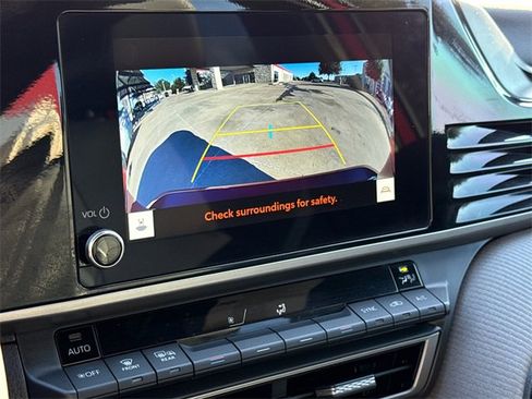 Used 2025 Toyota Camry SE image 22