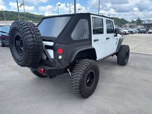 Used 2015 Jeep Wrangler Unlimited Sahara w/ Dual Top Group AWD/4WD image 5